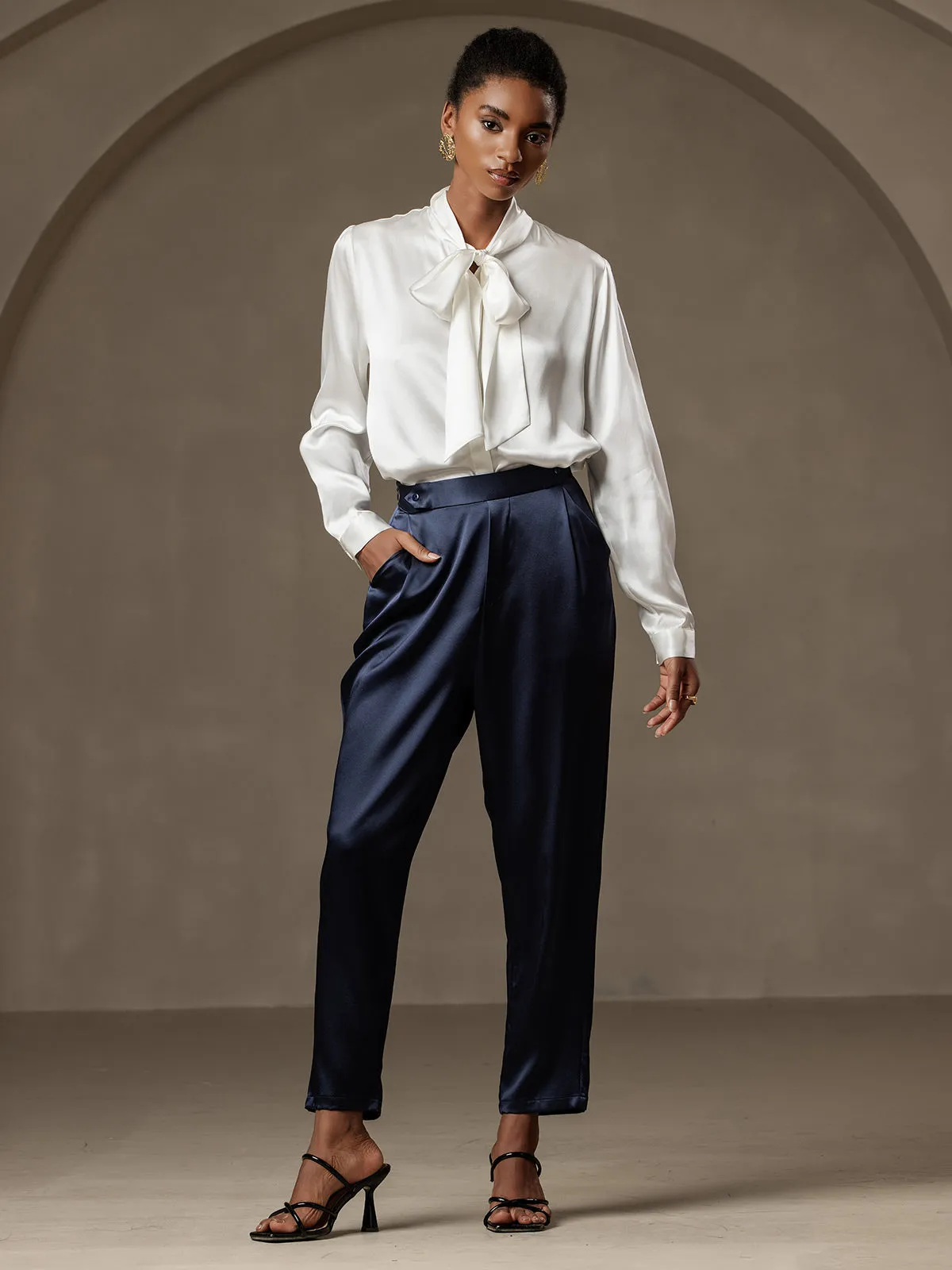 19Momme Modevolle zijden pantalon in carrotmodel