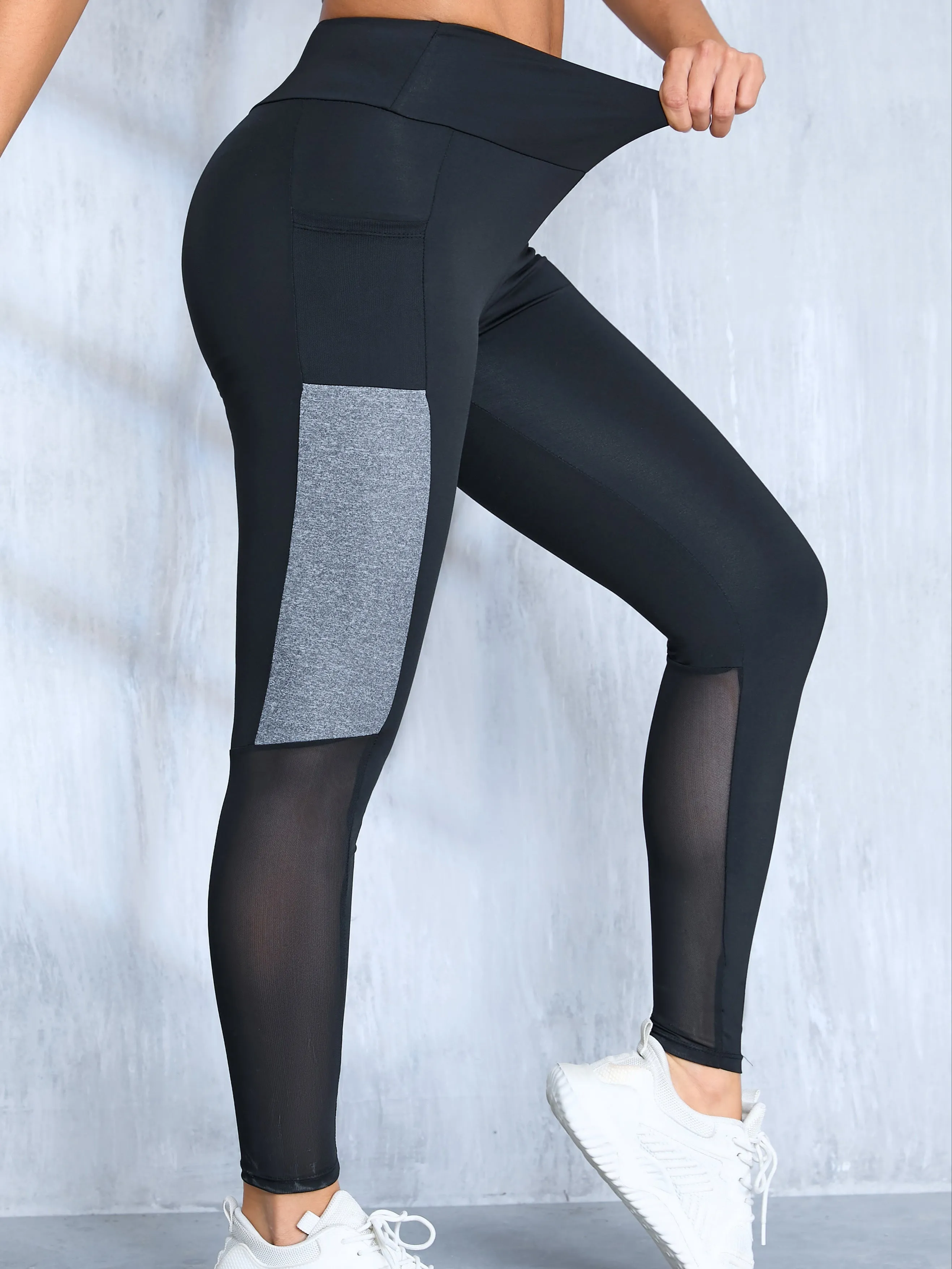 Yoga Pants High-Waisted Women's Sports Leggings,  with Reflective Accents, Athletic Leisure Tights, Breathable & Quick-Dry Fabric, Ideal for Gym & Casual Wear